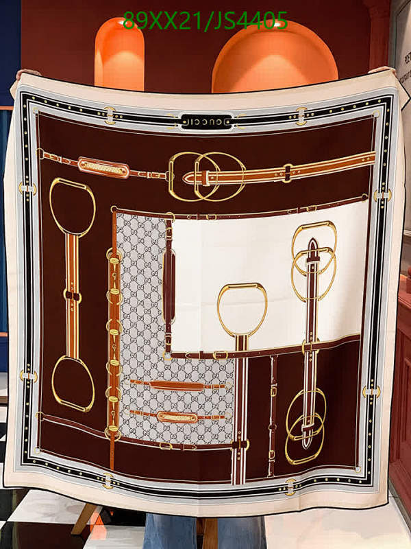 Gucci Scarf - Cashmere & Silk Blend, 140x140cm - Elegant Design 6 Gucci Scarf - Cashmere & Silk Blend, 140x140cm - Elegant Design