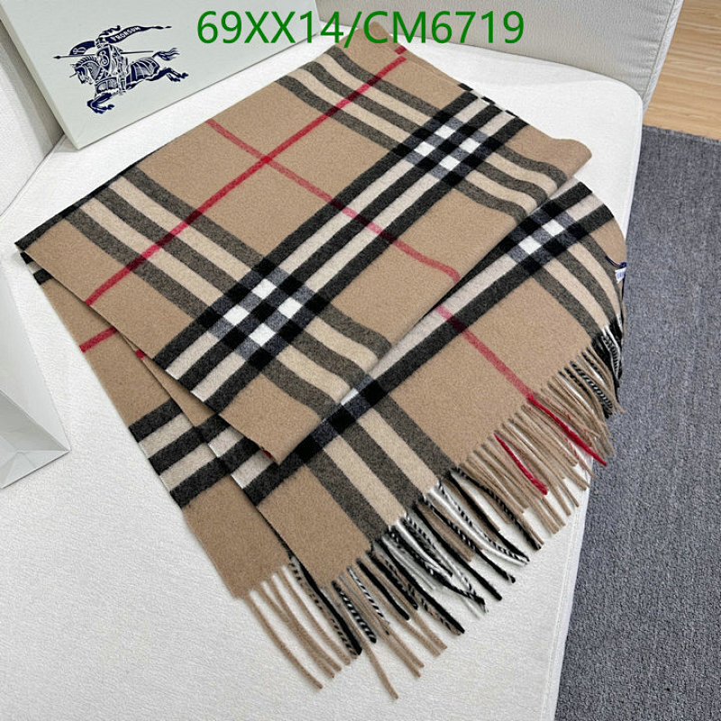 Burberry Classic Check Cashmere Scarf, 200x52cm - Iconic Style & Luxurious Warmth