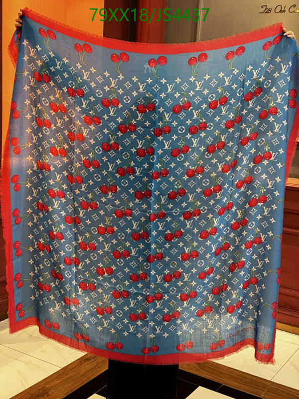 Louis Vuitton Scarf: Cashmere, 140x140cm - Iconic Design, Luxurious Feel