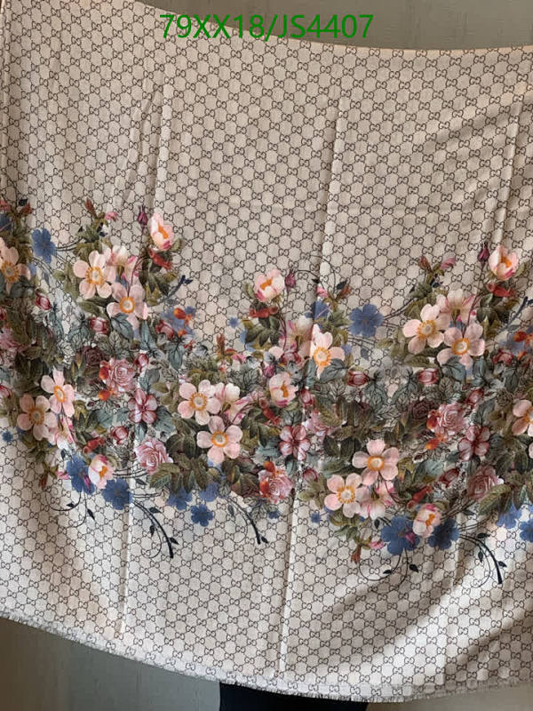 Gucci Floral Print Cashmere Scarf, Elegant Design, 110-200 CM Size