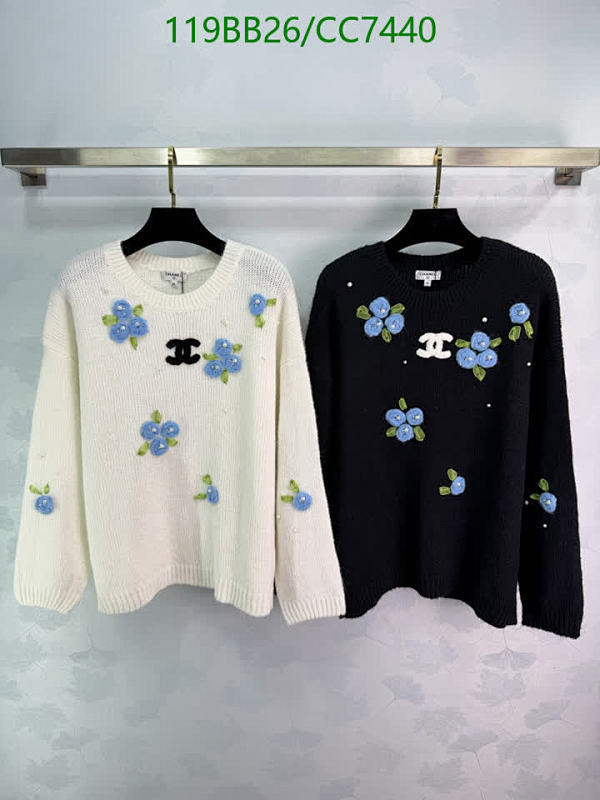 Elegant Floral Appliqué Wool Sweater | Classic Sophistication, Versatile Style