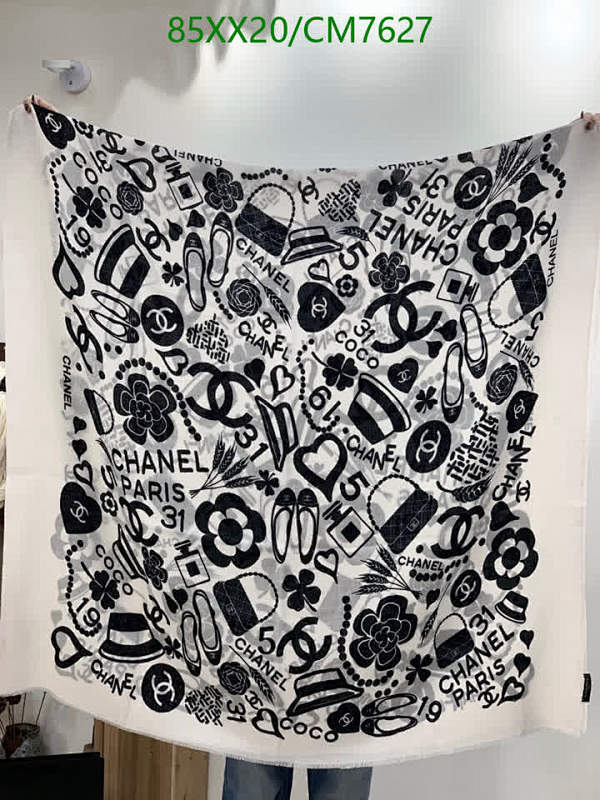 Elegant Chanel Cashmere Scarf, Iconic Design, 110-200cm, CM7627