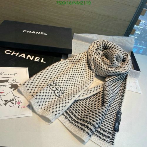 Chanel Women's Cashmere Scarf, 35-180cm - Elegant and Luxurious