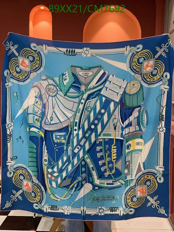 Hermes CM7692 Silk Cashmere Scarf - 140x140cm, Elegant Design, Versatile Style