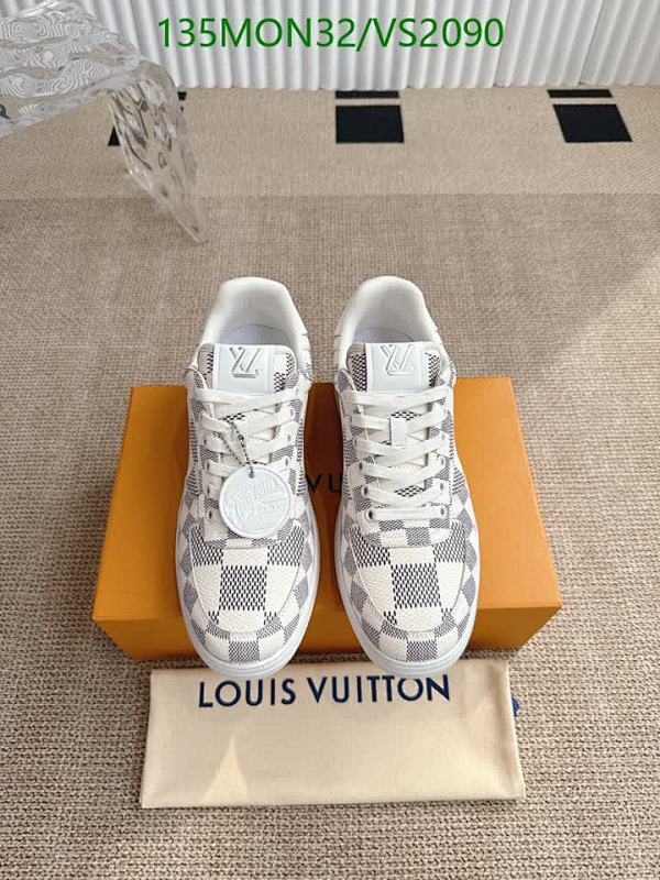 Louis Vuitton Men's Damier Azur Low-Top Sneakers - White & Grey Casual Shoes 34 Louis Vuitton Men's Damier Azur Low-Top Sneakers - White & Grey Casual Shoes