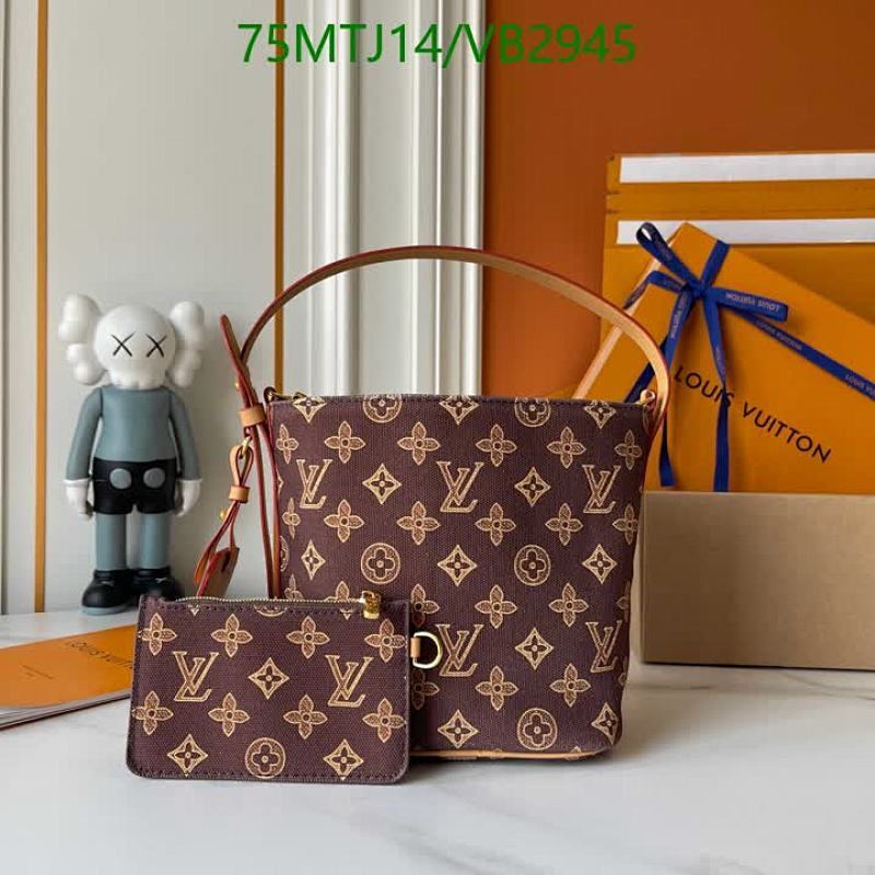 Louis Vuitton Monogram Canvas Hobo Bag with Detachable Pouch - Classic Style