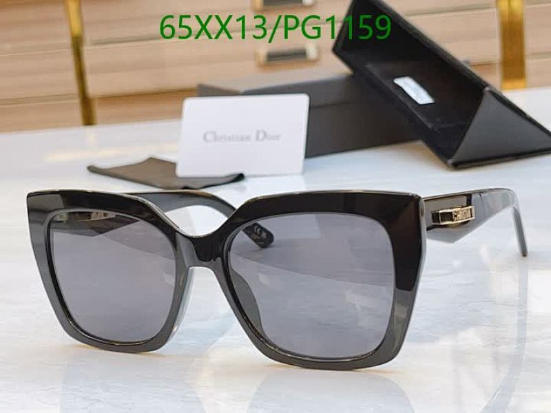 Dior Women's Black Square Frame Sunglasses with Grey Lenses