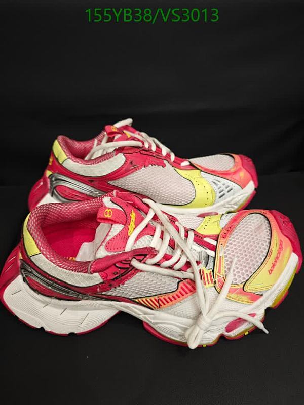 Products 39 Balenciaga Men's Runner Sneakers - Stylish Athletic Shoes for Everyday Wear