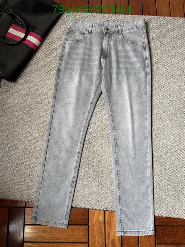 Stylish Men's Light Gray Denim Jeans - Comfortable Slim Fit for Everyday Wear