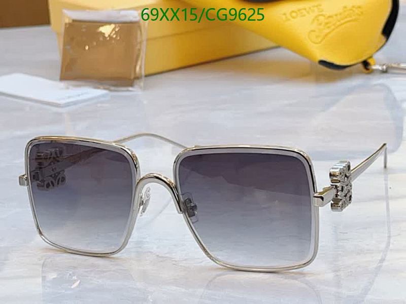 Loewe CG9625 Square Gradient Sunglasses for Women - Silver/Grey