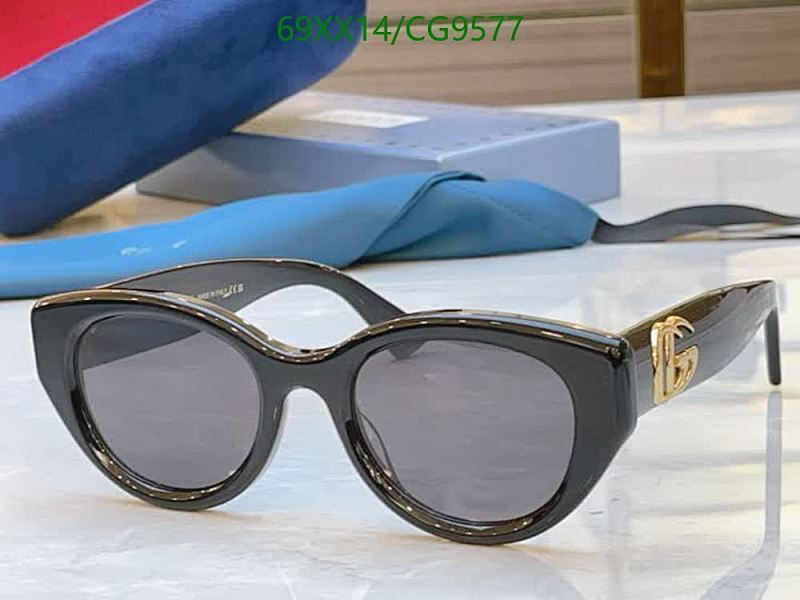 Gucci Black Cat-Eye Sunglasses with Gold GG Logo Detail