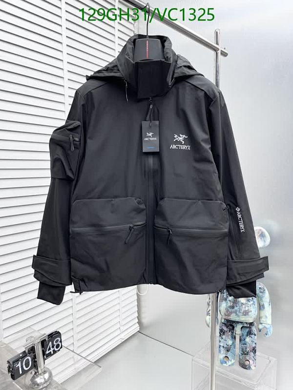 Arc'teryx Men's Insulated Hooded Jacket - Weather-Resistant & Versatile Outerwear
