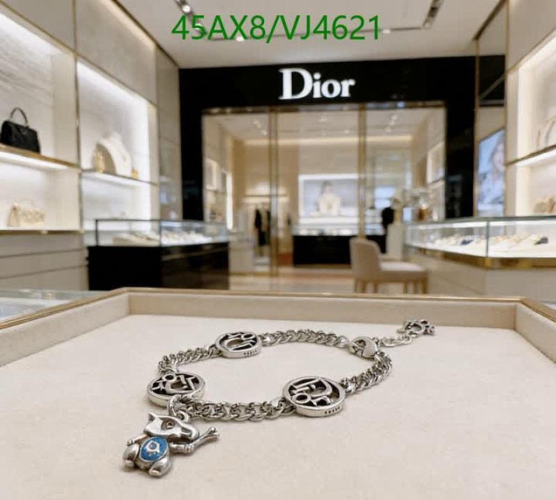 Dior Charm Bracelet with Adjustable Chain Lengths - Elegant Animal Pendant