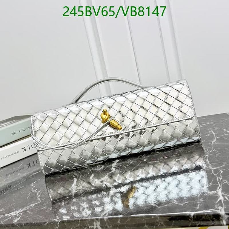 Bottega Veneta Mirror Leather Woven Clutch Bag - Silver VB8147