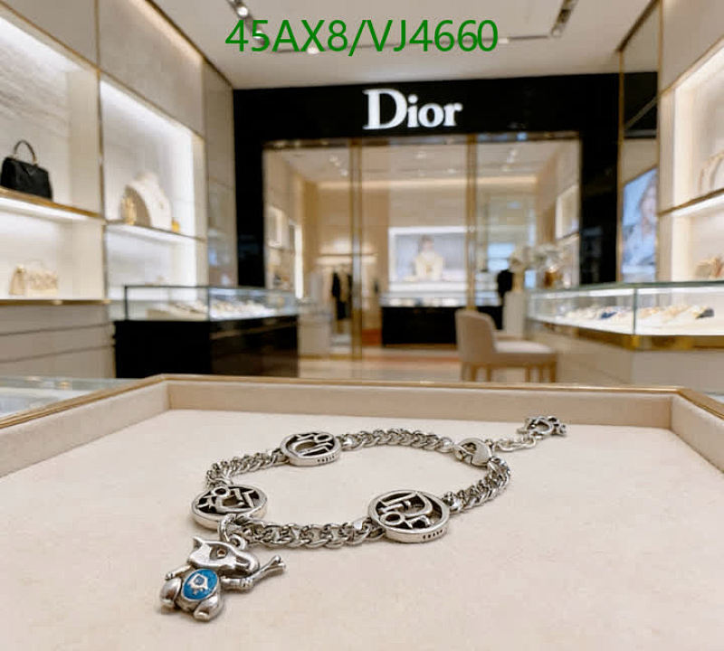 Dior Charm Bracelet with Adjustable Chain Lengths - Elegant & Versatile