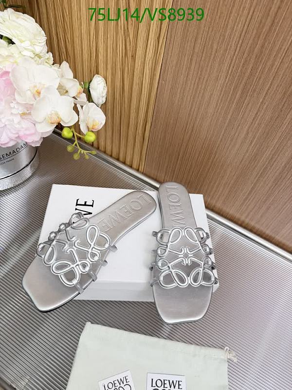 Loewe Women's Cowhide Flat Sandals - Silver EU 35-43