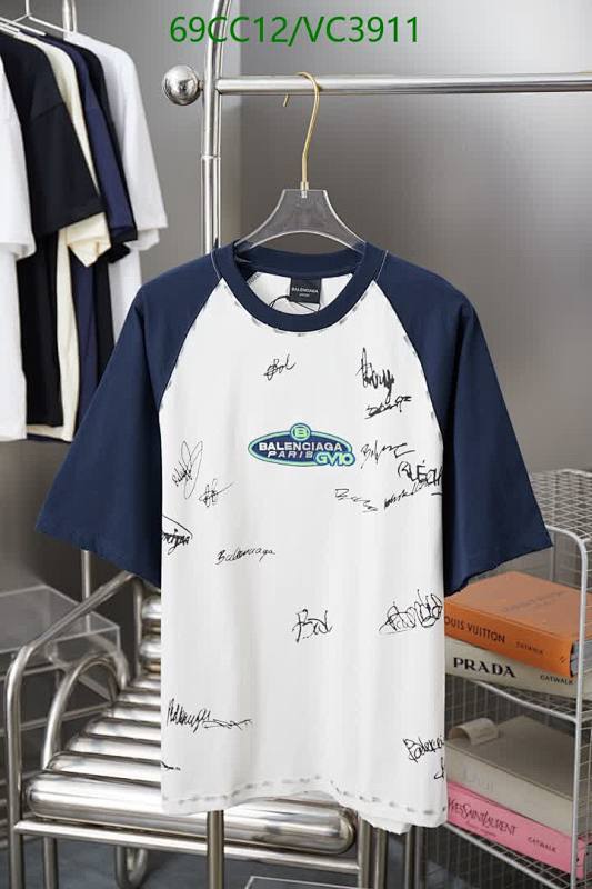 Balenciaga Paris GVIO Logo Print Cotton T-Shirt with Raglan Sleeves 7 Balenciaga Paris GVIO Logo Print Cotton T-Shirt with Raglan Sleeves