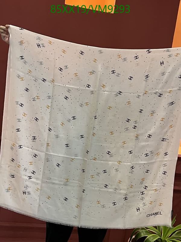 Chanel Cashmere Blend Scarf - Elegant White with Signature Logo Pattern