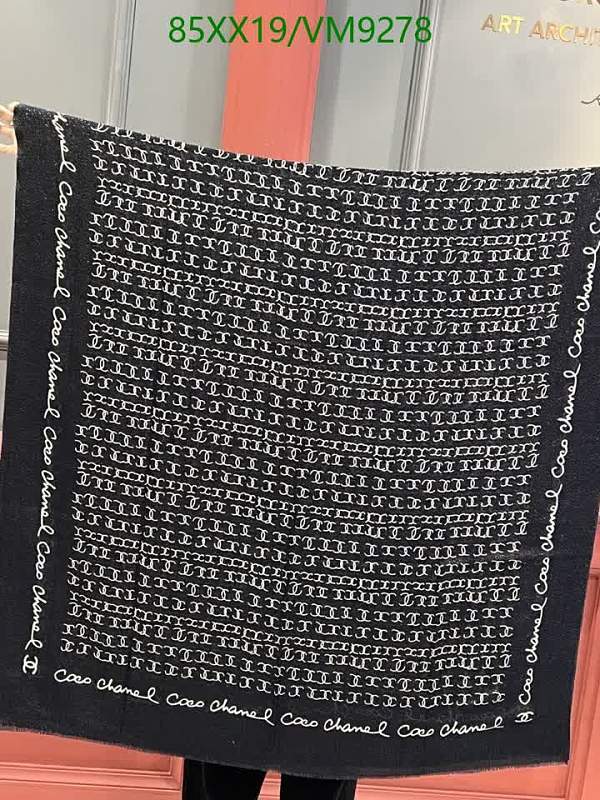 Chanel Cashmere Scarf VM9278 - Luxurious Black & White Interlocking C Design