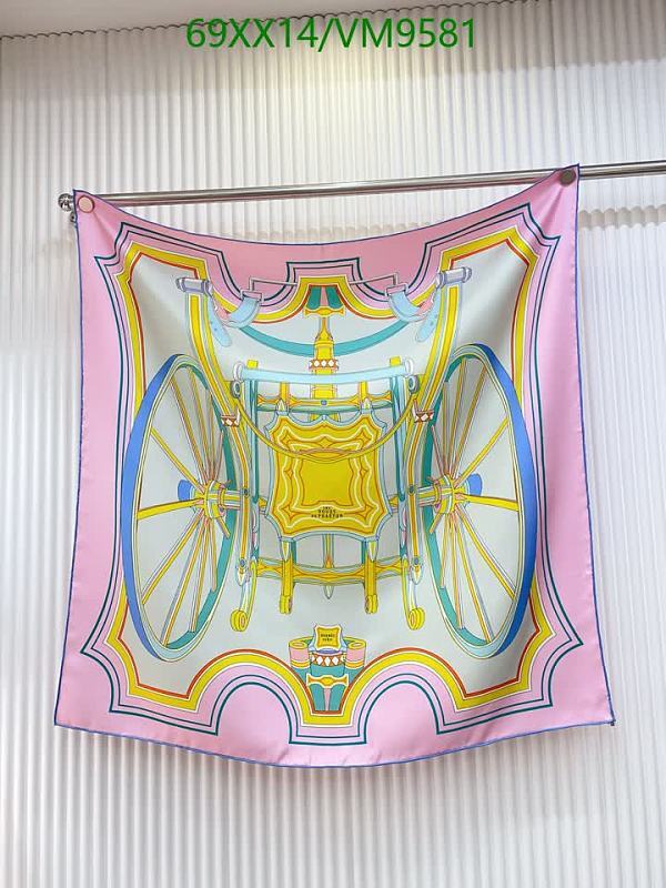 Hermes Luxurious Pink Silk Scarf with Elegant Carriage Print - 90x90CM