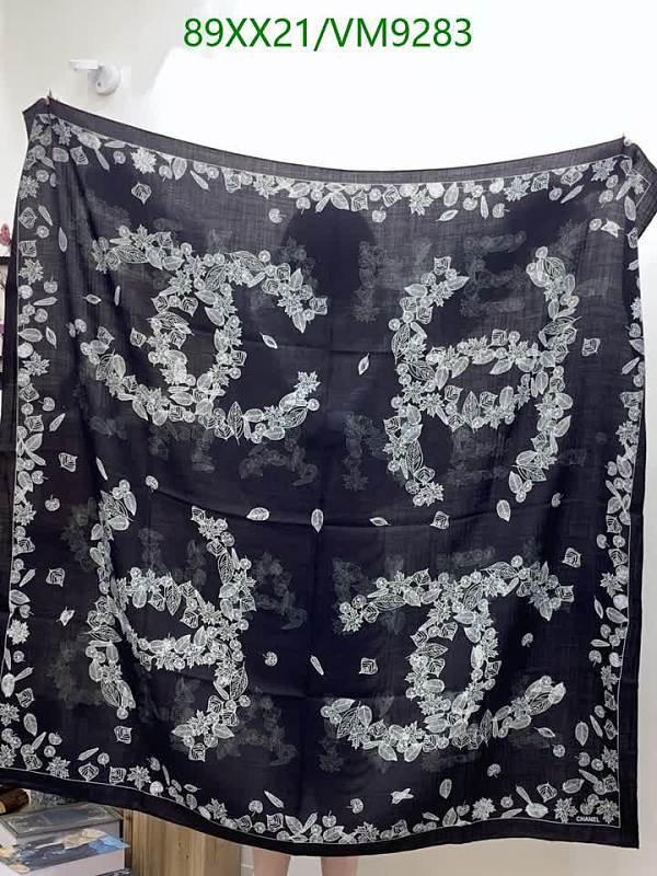 Chanel Luxury Mulberry Silk & Cashmere Scarf - Elegant Floral Design