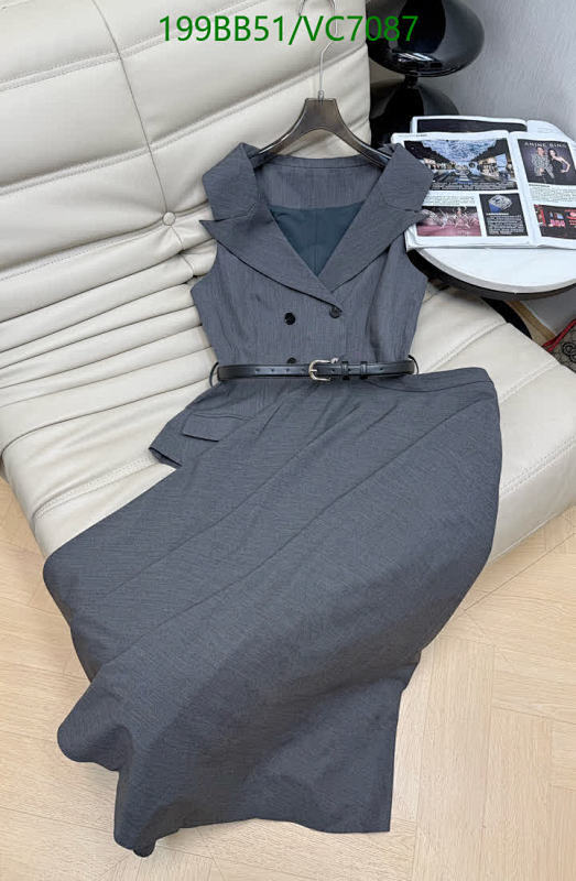 Elegant Louis Vuitton Women's Sleeveless Blazer Dress with Belt