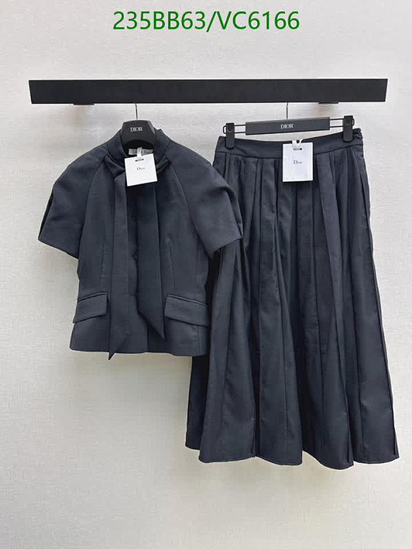 Dior Elegant Dark Gray Two-Piece Skirt Set - Short Sleeve Jacket & Pleated Skirt