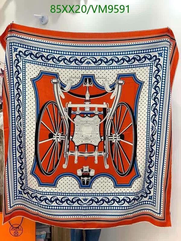 Hermes Luxurious Cashmere Silk Scarf - Elegant Horse Carriage Print 140CM