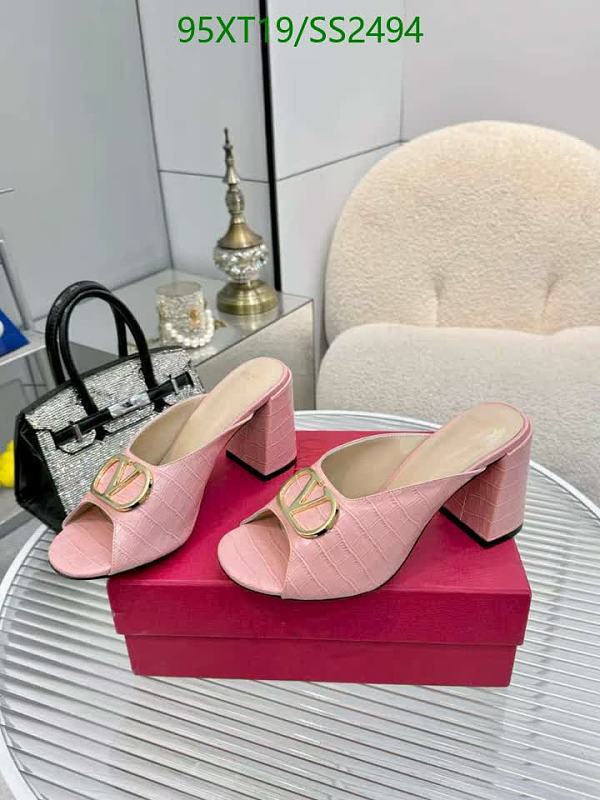 Valentino Women's Pink Calf Leather Embossed Logo Heeled Mules