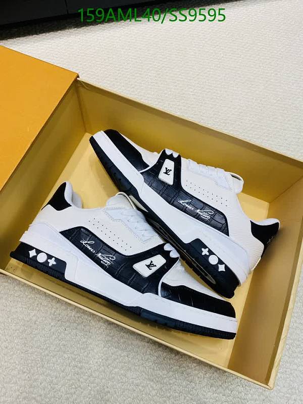Louis Vuitton Men's White & Black Leather Low-Top Sneakers 6 Louis Vuitton Men's White & Black Leather Low-Top Sneakers