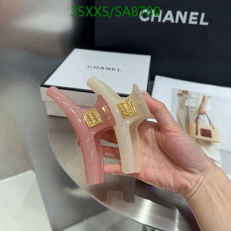 Miu Miu Resin Hair Claw Clips Set - Chic & Stylish Hair Accessories 1 Miu Miu Resin Hair Claw Clips Set - Chic & Stylish Hair Accessories