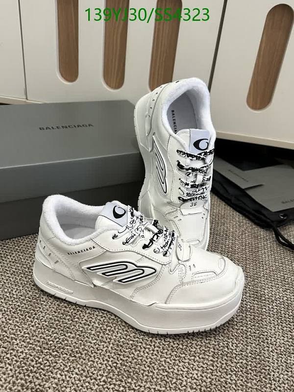 Balenciaga Women's White Leather Low-Top Sneakers