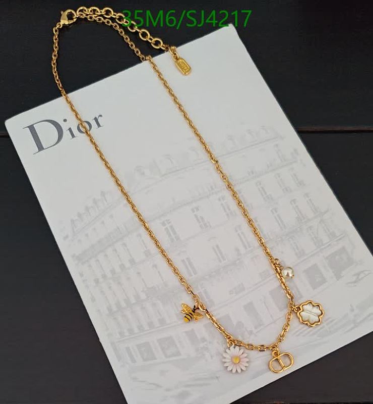 Dior Bee Daisy Clover CD Logo Pendant Necklace Gold Tone